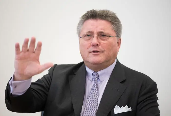 ABD0058_20250211 - WIEN - ÖSTERREICH: Generaldirektor Karl-Heinz Strauss (Porr AG) am Dienstag, 11. Februar 2025, während eines Gesprächs im Klub der Wirtschaftspublizisten in Wien. - FOTO: APA/GEORG HOCHMUTH