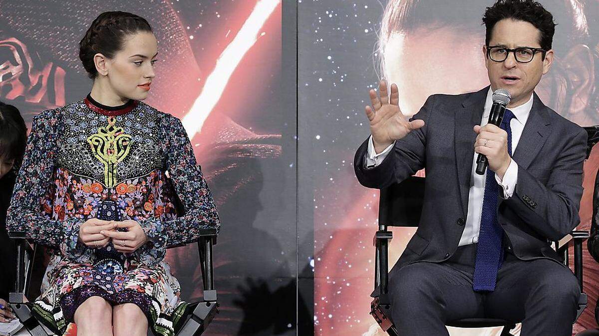 Daisy Ridley und J.J. Abrams in Tokio 