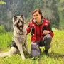 Die Kalserin Katrin Polentz engagiert sich mit ihrem Hund Aran für die Hundestaffel