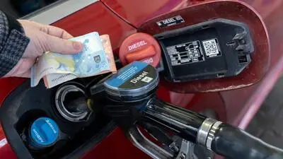 An den Tankstellen muss man derzeit deutlich tiefer in die Tasche greifen.