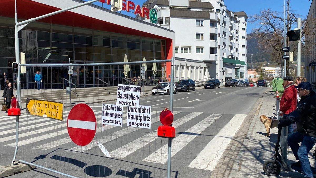 Draulände und Widmanngasse wurden bei vergleichsweise starkem Verkehr gesperrt