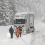 Im Winter bleiben immer wieder Lkw am Buchauer Sattel hängen