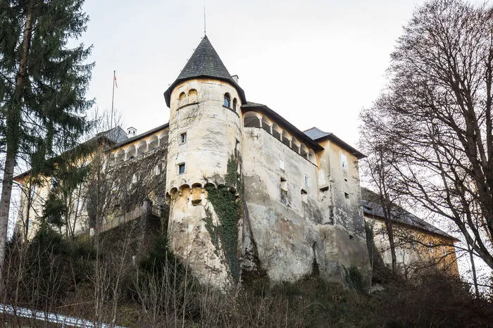 Imposant - Außenansicht von Schloss Hallegg