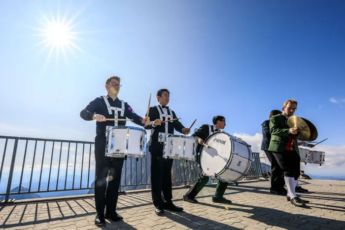 Die Drum-Line des Weltjugendblasorchesters (WYWOP) in Aktion