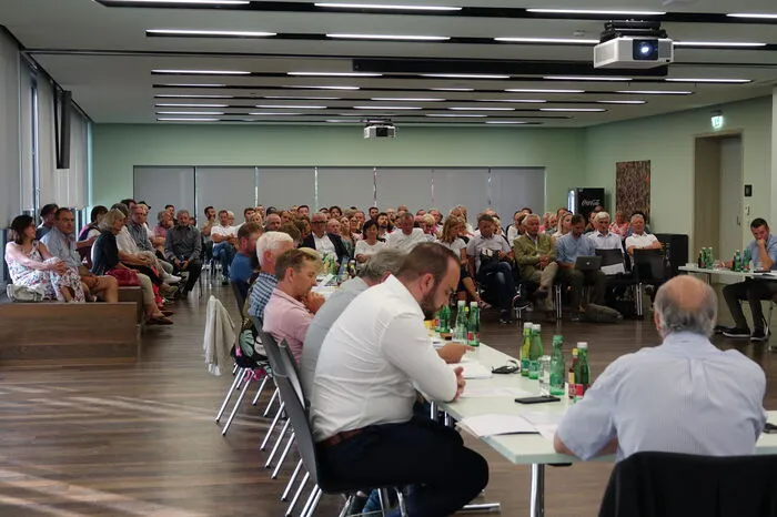 110 Personen ließen sich die Gemeinderatssitzung nicht entgehen