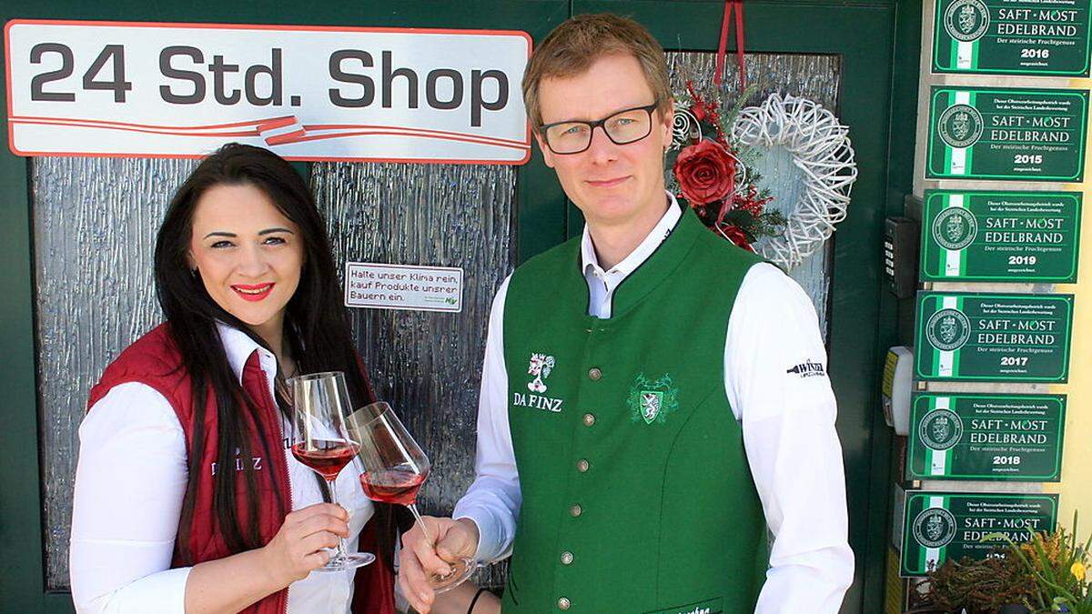 Christina und Peter Bäuchel vom Weingut &quot;Da Finz&quot; in Mooskirchen