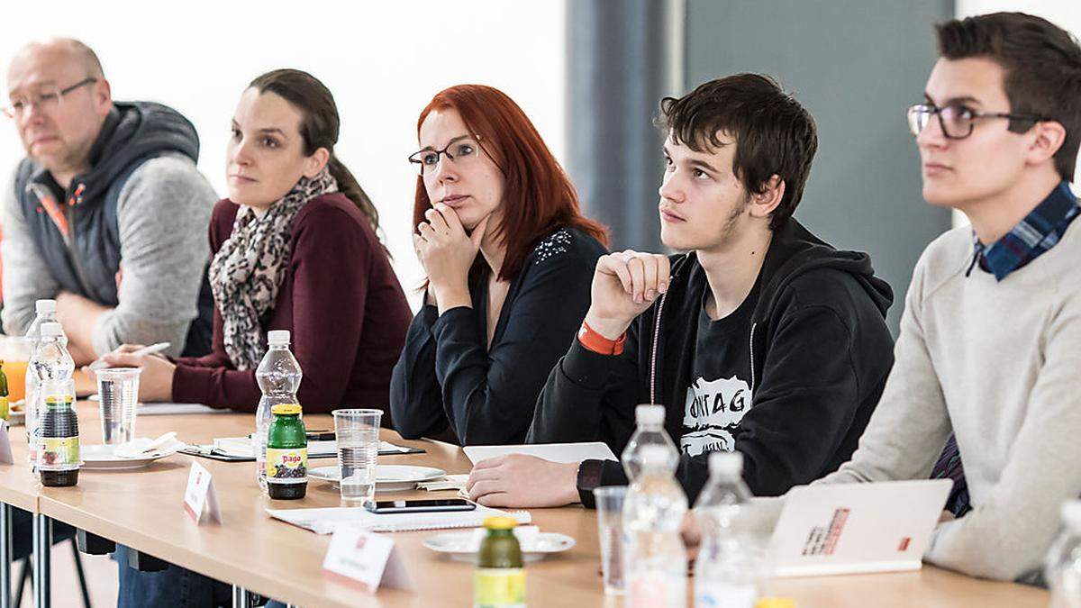 Im Fokus der angeregten Diskussion der Leserparlamentarier stand die Landtagswahl am 4.März 