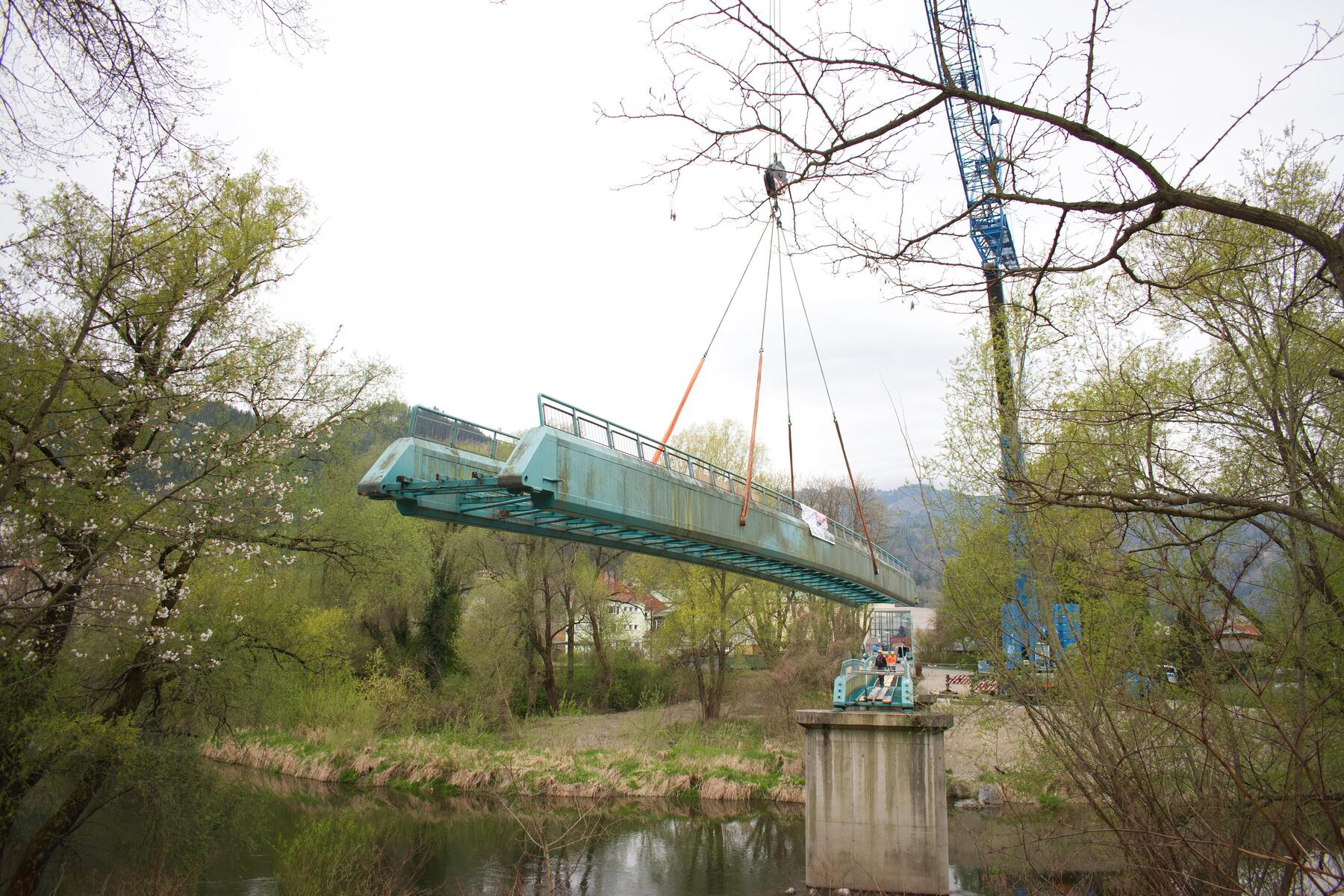 Millimeterarbeit: Mur-Brücke wurde auf „Reparatur-Reise“ geschickt