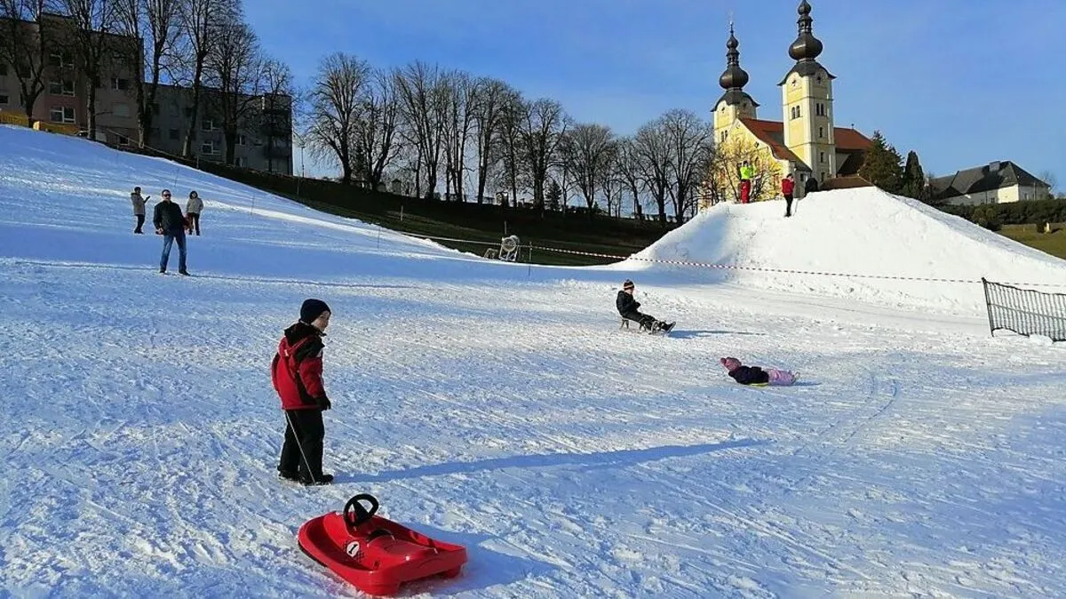 Winterliche Schneeverhältnisse herrschen am Loretohügel vor