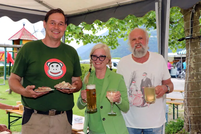 Das Affenberg-Team von Links: Max Dorner (Cheftierpfleger), Svenja Gaubatz &amp; Peter Gaubatz. 