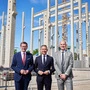 Der oberösterreichische Wirtschaftslandesrat Markus Achleitner, Wirtschaftsminister Wolfgang Hattmannsdorfer und Tim Oliver Holt, Mitglied des Vorstands der Siemens Energy AG                                