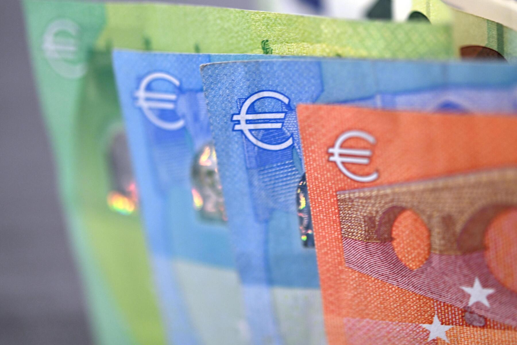 Reform Parteienförderung: Weniger Staat, mehr privat