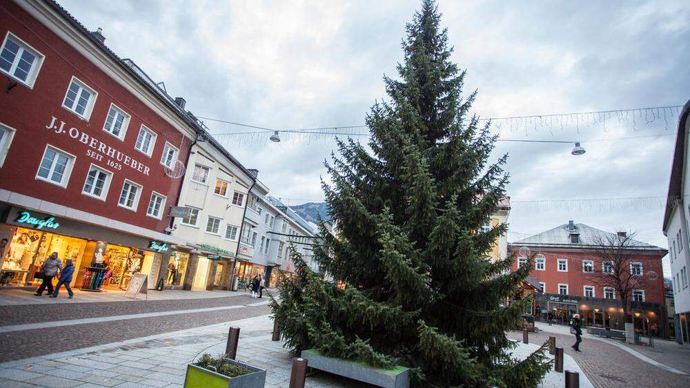 Die Weihnachtsbäume in der Lienzer Innenstadt wurden bereits aufgestellt