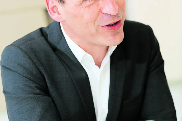 Martin Neubauer, Institutsleiter des WIFI Steiermark, das auf ein sehr breites und qualitativ hochwertiges Aus- und Weiterbildungsangebot sowie rund 35.500 Bildungsteilnehmer im Jahr verweisen kann. Rund 130.000 Unterrichtsstunden werden am WIFI der WKO Steiermark pro Jahr gezählt, rund 8.000 Bildungsteilnehmer schließen mit Zeugnis bzw. Diplomabschluss ab. Außerdem werden 6 akademische Lehrgänge angeboten.
