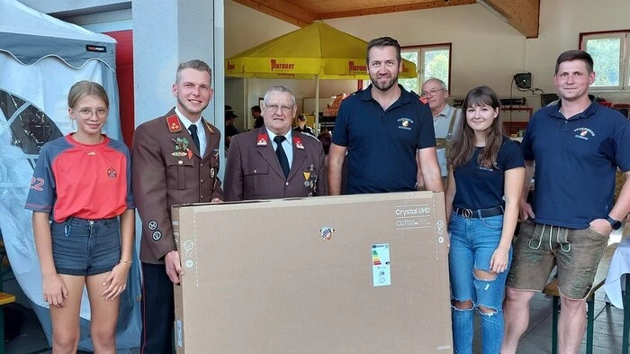 Am Sonntag wurde beim Rüsthaus in Althofen (Gemeinde St. Peter am Kammersberg) der Feuerwehr Peterdorf mit einer Festveranstaltung das neue Lkw-Allradfahrzeug gesegnet und offiziell seiner Bestimmung übergeben.