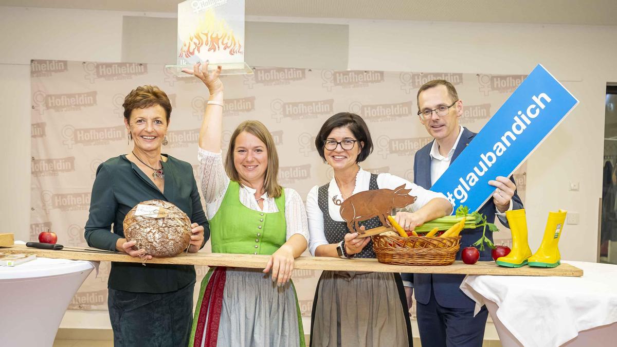 Hofheldin Daniela Eberl (2.v.l.) erreichte den 2. Platz in der Kategorie Diversifizierung und Innovation