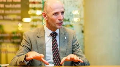 Wirtschaftslandesrat Willibald Ehrenhöfer (ÖVP) pocht darauf, die Beschleunigungsgebiete für Windkraftanlagen einzurichten  