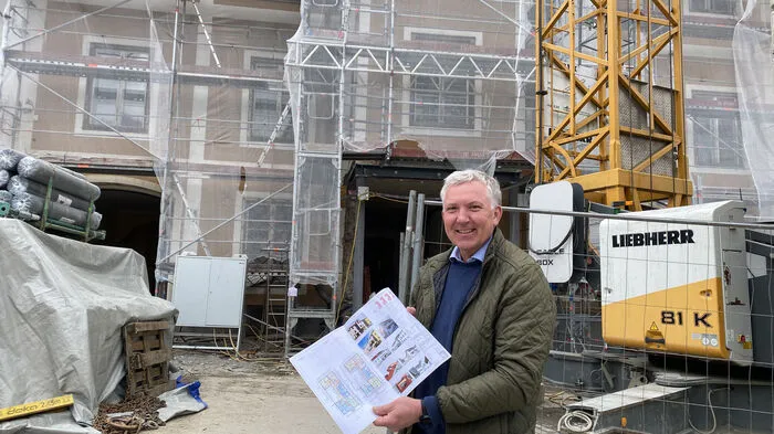 Bürgermeister Thomas Kalcher ist ein Fan von alten Bauwerken – und möchte mit dem Umbau Frequenz und Leben in das ehemals leerstehende Objekt bringen.