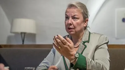 Sozial- und Gesundheitsministerin Beate Hartinger-Klein (FPÖ): "Hartz IV kommt nicht, so hat es mir der Kanzler versprochen."