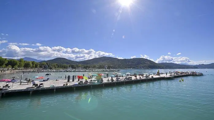 Ein 66-jähriger Mann wurde leblos aus dem Wörthersee geborgen und zwei Stunden später von der Bestattung weggebracht (Symbolfoto)