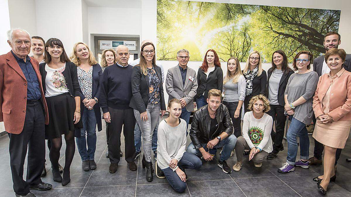 Chefredakteurin Antonia Gössinger, Redaktionsmanager Michael Sabath, Politikredakteur Wolfgang Fercher, Relaunch-Verantwortlicher Uwe Sommersguter und Leserforumsorganisatorin Bettina Schmidt im Austausch mit den Lesermandataren