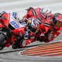 Der Spanier Jorge Martin (89) vom Team Pramac Racing wird verfolgt vom Italiener Francesco Bagnaia (63) vom Ducati Lenov