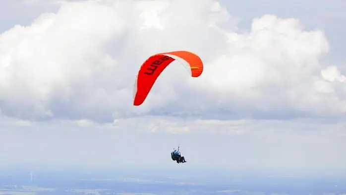 Der Paragleiter wurde schwer verletzt (Sujetbild)