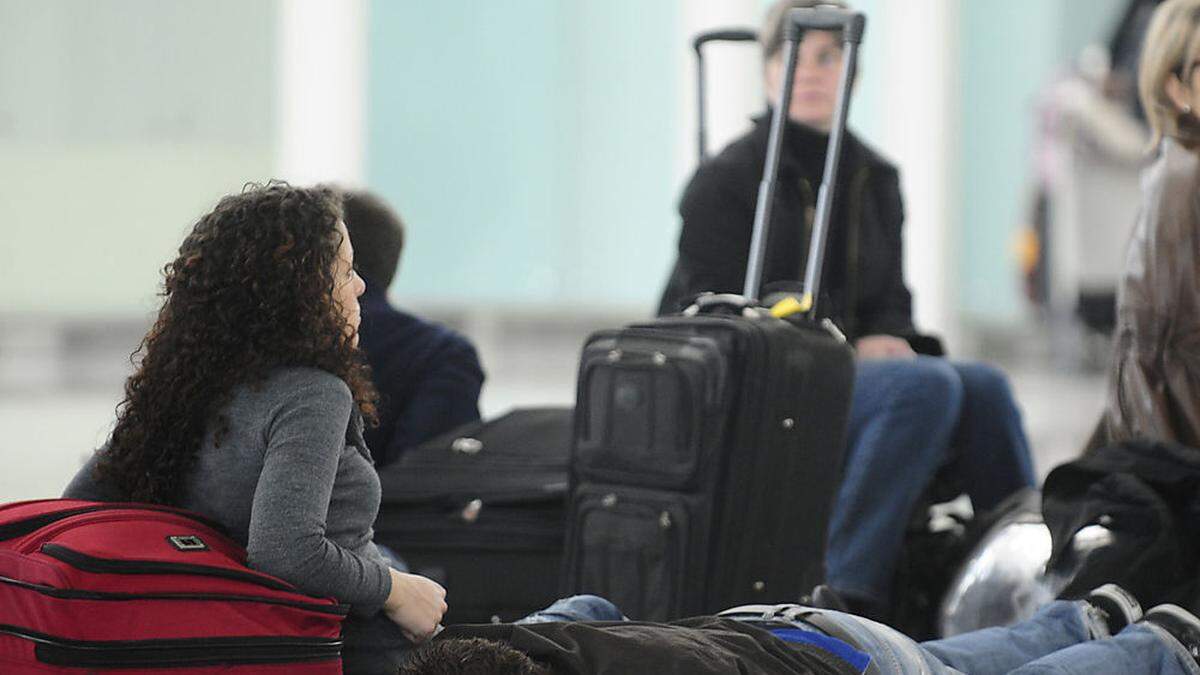 Warten am Flughafen Barcelona (Archivbild)