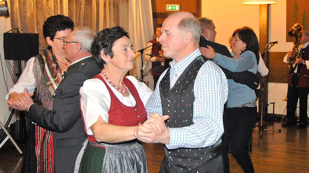 Zur Musik der „Gschoada Buam“ wurde getanzt