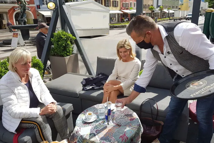 wie im Petrocelli, wo Roland Kleinlercher mit Freude servierte.