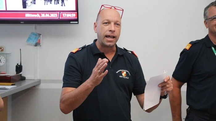 "Immer auf dem neuesten Stand bleiben": Unter diesem Motto trafen sich die Mitglieder des Führungsstabes des Bereichsfeuerwehrverbandes Knittelfeld, die KHD-, Zugs- und Gruppenkommandanten der Bereiche Judenburg, Liezen, Leoben, Hartberg sowie Offiziere aus anderen Bundesländern.