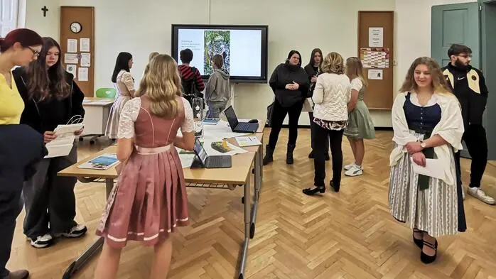 Mit einem abwechslungsreichen Programm und vielen praxisnahen Einblicken hat die Fachschule für Land- und Ernährungswirtschaft Großlobming am Samstag zahlreiche Besucher angezogen.