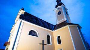 Gelbe barocke Kirche | Von der Opposition kam Kritik an der Neuregelung.