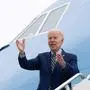 US President Joe Biden boards Air Force One prior to his departure from Cambodia's Phnom Penh International Airport on November 13, 2022, as he travels to Bali, Indonesia to attend the G20 Summit. (Photo by SAUL LOEB / AFP)