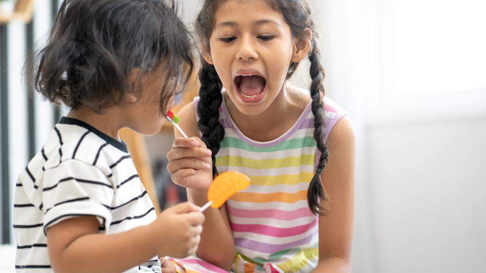 Lebensmittel für Kinder enthalten oft zu viel Zucker und Fett