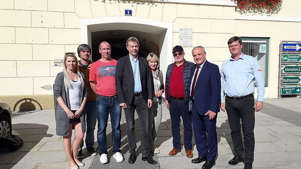 Nicole Malle, Marco Pandel, Karl Brodnig, Stadtrat Hans Steinacher, Brigitte Niemiez, Wilhelm Pospischil, Bürgermeister Valentin Blaschitz Valentin und Gemeinderat Reinhard Schildberger (von links)