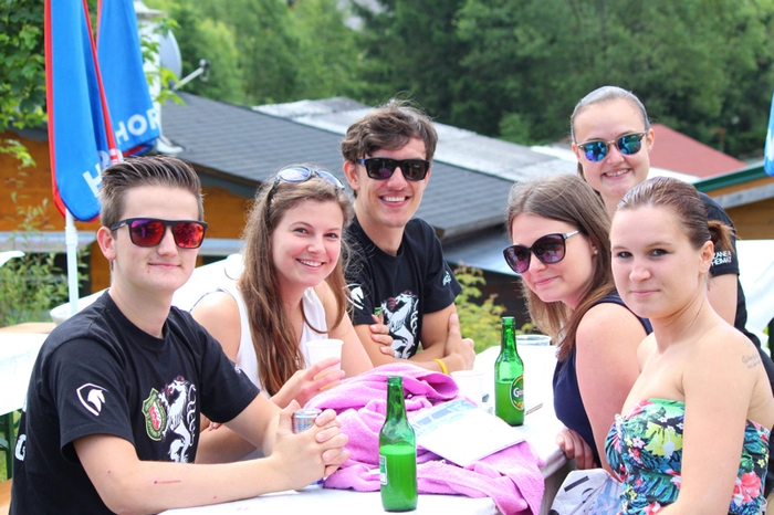 Nach zwei Durchgängen und spannenden Rennen standen die Sieger fest. Schnellste bei der ersten Sautrog Regatta war die Landjugend Hirschegg vor Hakuna Matata aus Edelschrott und "Altes Blech" aus Söding-St.Johann.