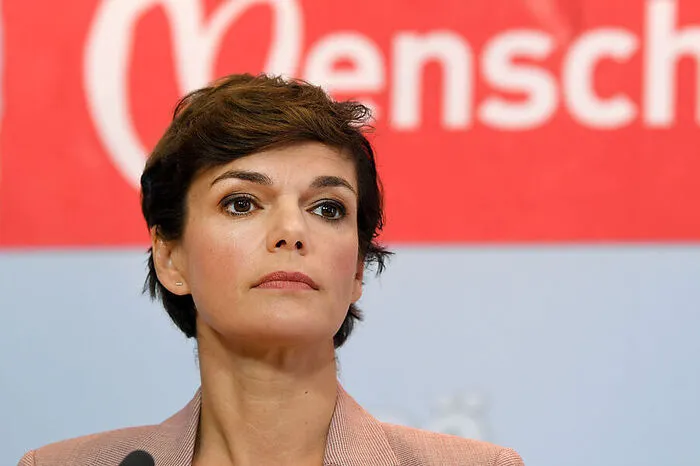 "Wenn jemand eine Krankheit hat, dann macht man alles, nur man denkt nicht nur an sich selbst, man hilft" - SPÖ-Ärztin Pamela Rendi-Wagner wiederum vermisst bei Kurz Ersthelferqualitäten, angesichts des fiebernden FPÖ-Obmanns Norbert Hofer.