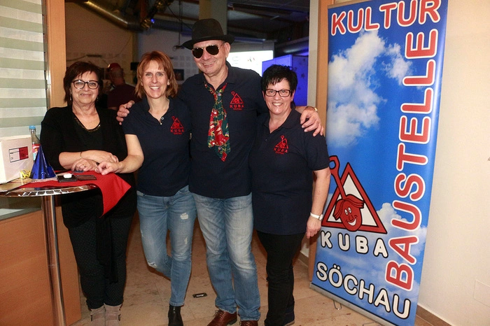 In der zehnten Faschingssitzung der Kulturbaustelle mit Obfrau Andrea Sammer...