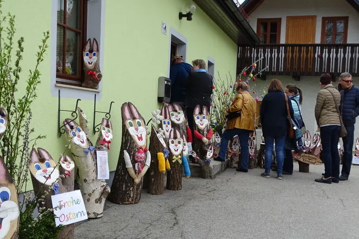 Vor dem "Osterhasen-Haus" standen die Besucher Schlange.