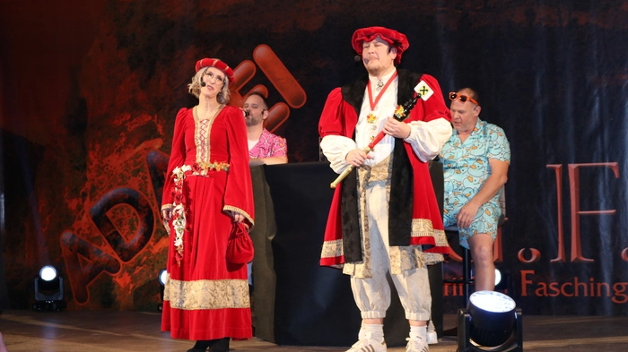 Das aktuelle Burgenpaar Sabrina III und Raphael I (Oparjan-Kanz) fühlten sich sichtlich wohl in ihrer Rolle.