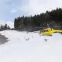  14.03.2020 / Patscherkofel, Tirol, Austria / ÖAMTC Rettungshubschrauber Christophours 1 / Notarzthubschrauber, Notarzt-Hubschrauber / Flugrettung / Luftrettung im Winter im Einsatz, im Gebirge / Rettungseinsatz in den Alpen nach einem Skiunfall, Ski-Unfall / Bergung, Rettung eines Verletzten auf einer Skipiste, Ski-Piste / Pistenrettung, Pisten-Rettung / Heli / Helicopter / Hubschrauber OE-XVB / Hersteller: Airbus Helicopters / Type: H135 / Bergrettung, Bergrettungsdienst Österreich / Österreichisches Rotes Kreuz *** 14 03 2020 Patscherkofel, Tyrol, Austria ÖAMTC Rescue helicopter Christophours 1 emergency doctor helicopter, emergency doctor helicopter Air rescue Air rescue in winter in action, in the mountains Rescue operation in the Alps after a skiing accident Ski accident rescue, rescue of an injured person on a ski slope, ski slo 