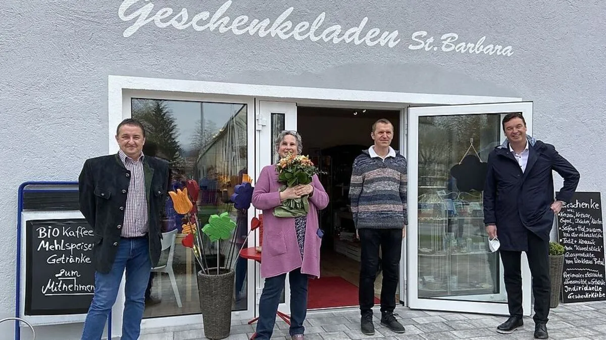 Bauleiter Gottfried Stiefmann, Geschäftsführerin Gabriele Burger-Prießner, Bärnbachs Pfarrer Winfried Lembacher und Bürgermeister Jochen Bocksruker