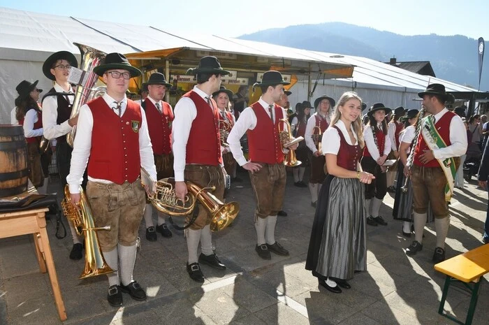 Für die Musik bei der Eröffnung sorgte der MV Niederwölz mit Kapellmeister Mario Mühlbacher.