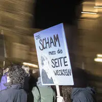 Gisèle Pelicot wurde von ihrem Ehemann über Jahrzehnte betäubt und dutzenden Männern zur Vergewaltigung angeboten. Die Forderung „Die Scham muss die Seite wechseln“ stammt von ihr.