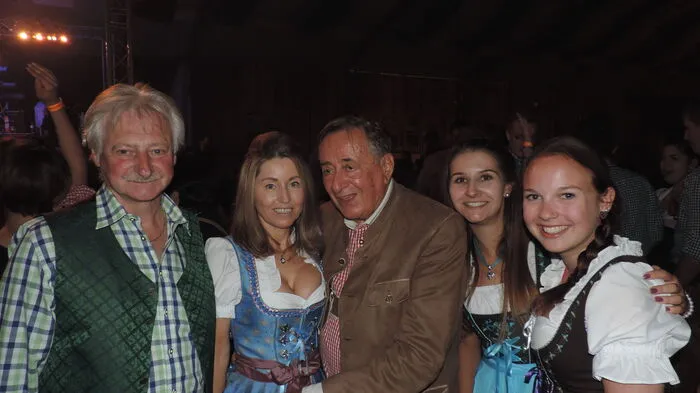 Unter den zahlreichen Gästen befand sich ebenfalls Richard Lugner, sowie der Veranstalter Franz Brandl.