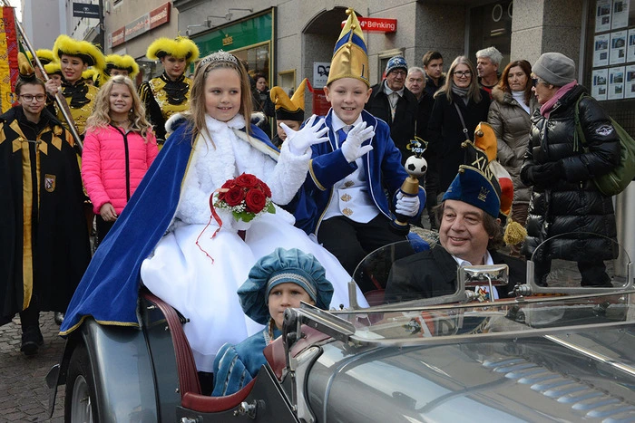 Auch das Villacher Kinderprinzenpaar wurde vorgestellt, es regieren Prinzessin Eva Wiedergut und Prinz Florian Springer