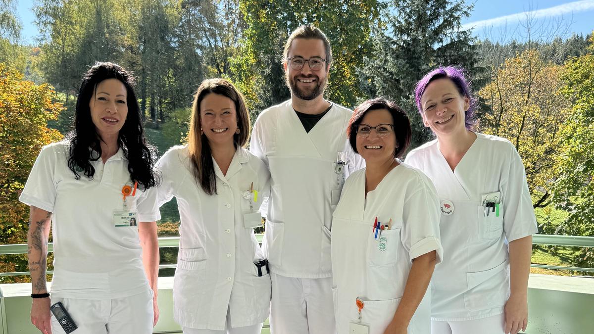 Ein Teil des multiprofessionellen Teams auf der Palliativstation in Deutschlandsberg: Christine Natter, Jacqueline Jöbstl, Martin Pulko, Sylvia Sommersguter und Eva Lödler (v.l.)