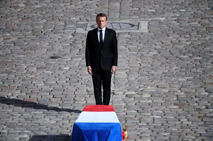 Rund 30 Staats- und Regierungschef wurden in der Pariser Kirche Saint-Sulpice erwartet, darunter der jetzige französische Präsident Emmanuel Macron.