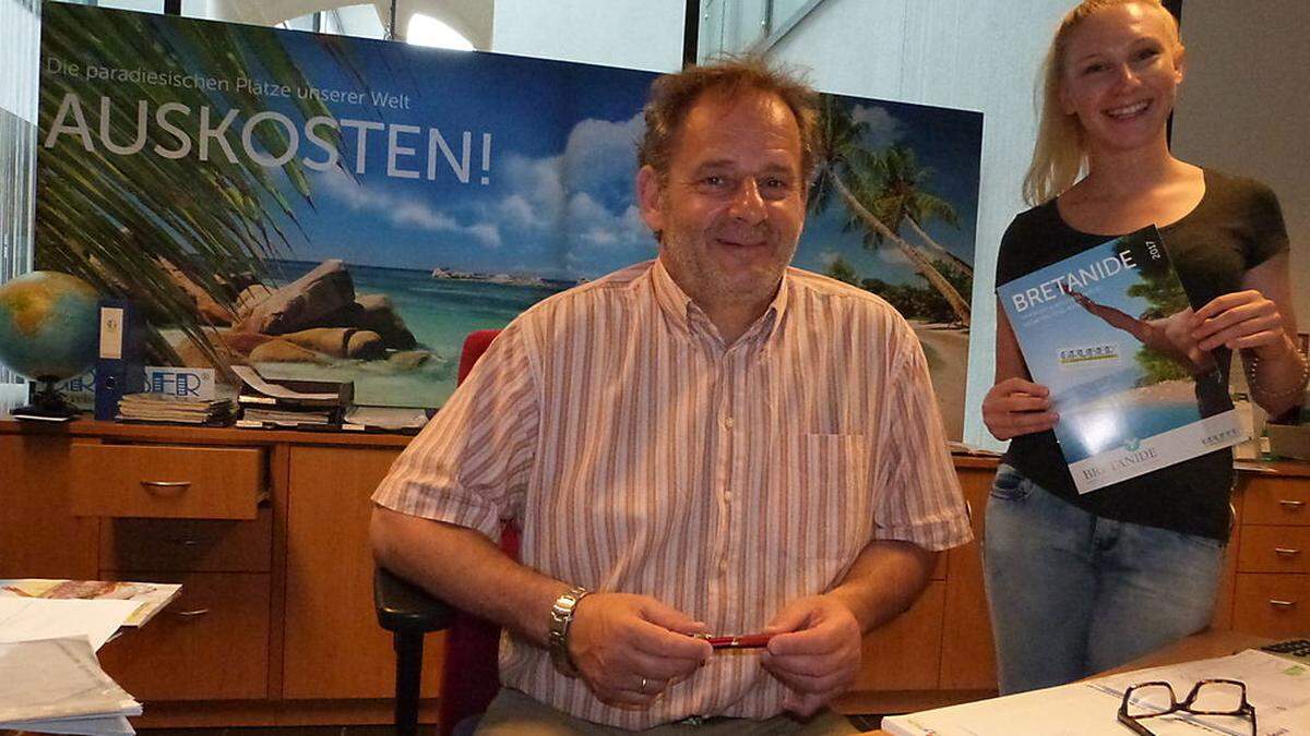 Wolfgang Stengg mit Praktikantin Ines Scherz in der Judenburger Filiale von Gruber Touristik 	 